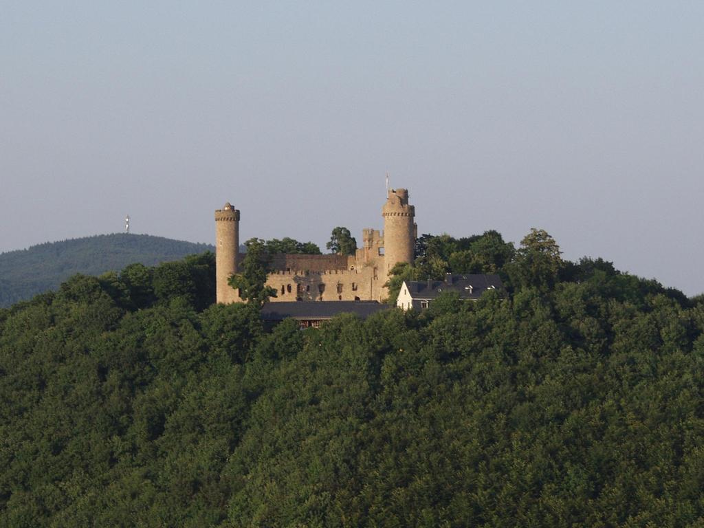 Hotel Garni Zur Bergstrasse Zwingenberg  Bagian luar foto